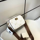  2456 - HÀNG CHÍNH HÃNG - TÚI ĐEO CHÉO NỮ MLB MONOGGRAM JACQUARD NEW YORK YANKEES - TRẮNG VIỀN NÂU - CODE: 7ACRMDA4 50WHT 