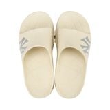  2490 - HÀNG CHÍNH HÃNG - DÉP MLB Chunky Slider - NY Yankees - Cream - Code: 32SHHP111-50I 