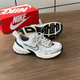  2523 - GIÀY CHÍNH HÃNG - GIÀY NIKE V2K RUN - METALLIC SILVER - CODE: FD0736-100 