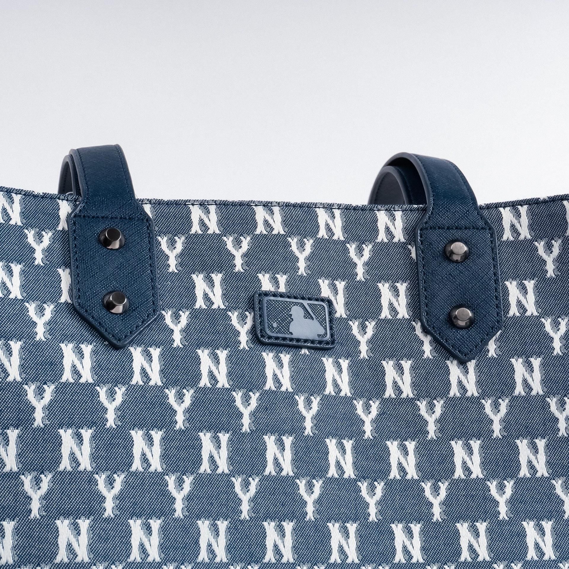  0397 - HÀNG CHÍNH HÃNG - Túi TOTE MLB họa tiết Monogram Jacquard TOTE Shopping - Xanh Navy 