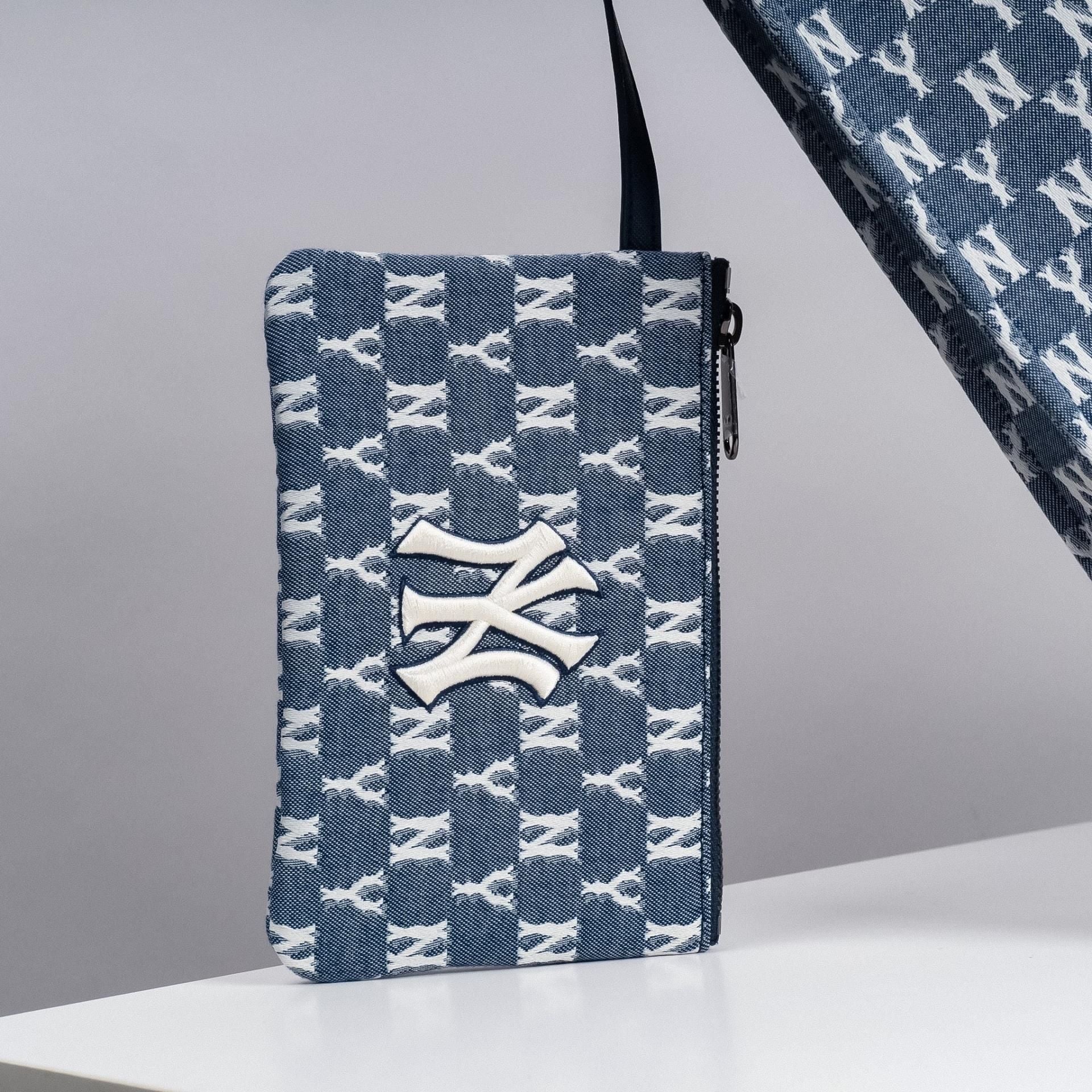  0397 - HÀNG CHÍNH HÃNG - Túi TOTE MLB họa tiết Monogram Jacquard TOTE Shopping - Xanh Navy 