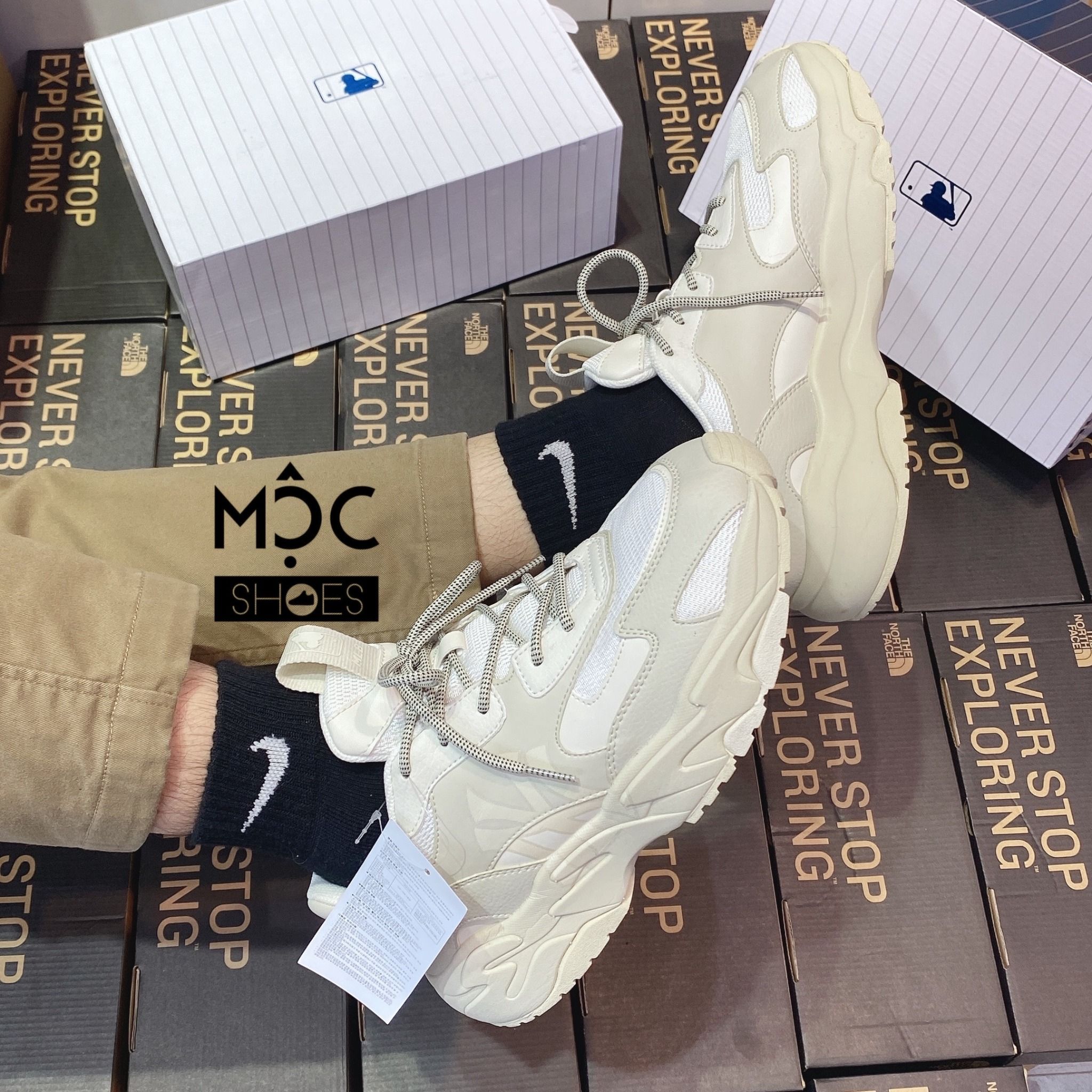  0236 - HÀNG CHÍNH HÃNG - GIÀY SNEAKER MLB CHUNKY LITE - NEW YORK - BE MỜ - *Beige* - 2021** - Code: 3ASHC311N-50IVS (1) 
