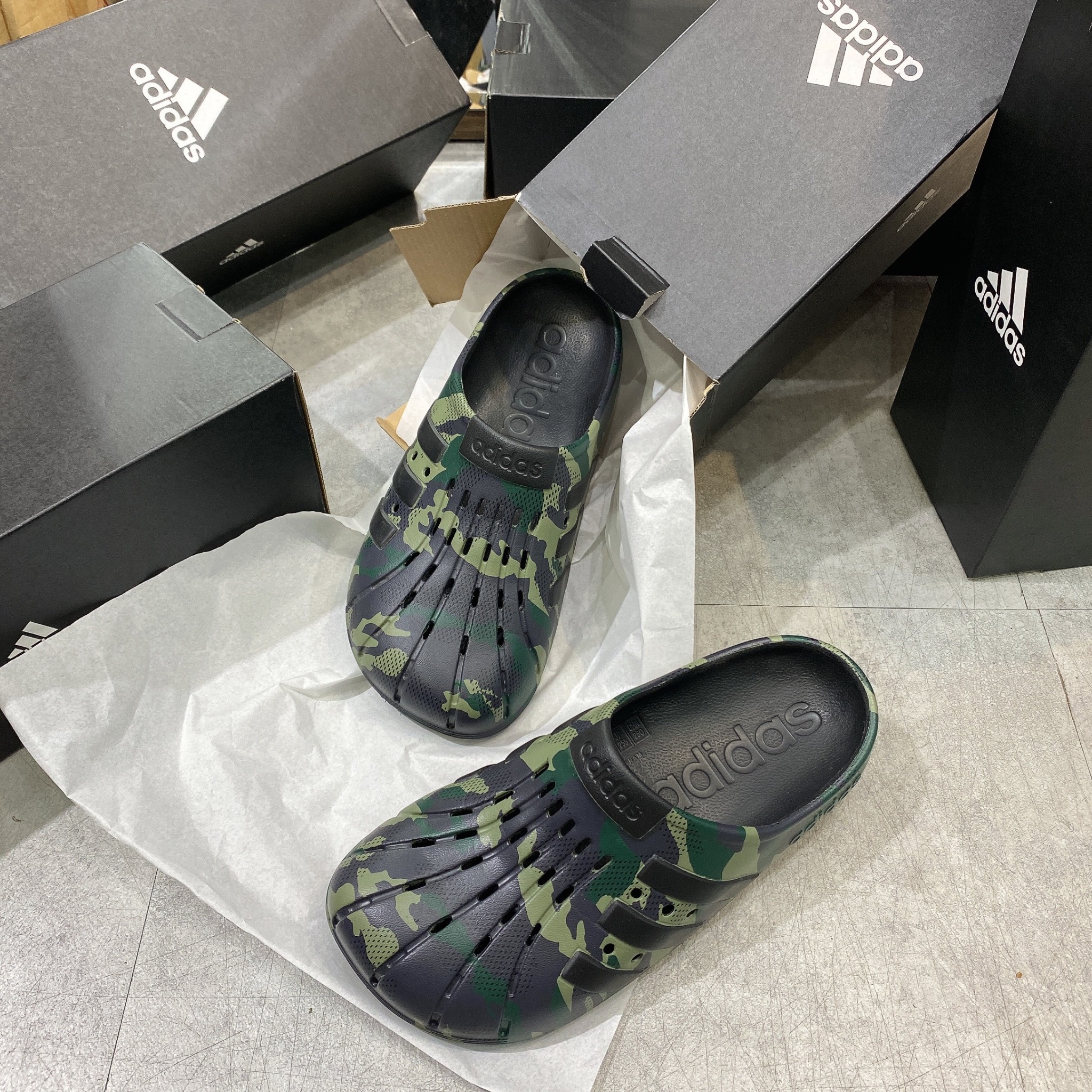 0301 - HÀNG CHÍNH HÃNG - DÉP ADIDAS ADILETTE CLOG - * ĐEN CAMO* - 2022 –  MỘC SHOES
