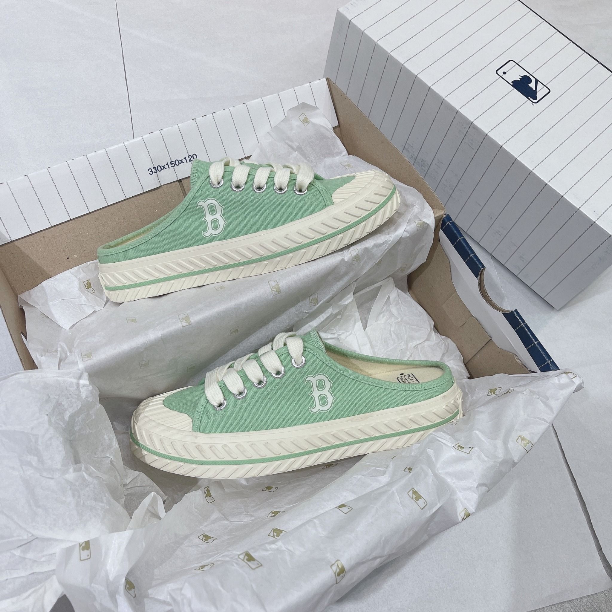 0313 HÀNG CHÍNH HÃNG GIÀY MLB MULE ĐẠP GÓT XANH LÁ MINT MỘC SHOES #40 0313 HÀNG CHÍNH HÃNG GIÀY MLB MULE ĐẠP GÓT XANH LÁ MINT MỘC SHOES