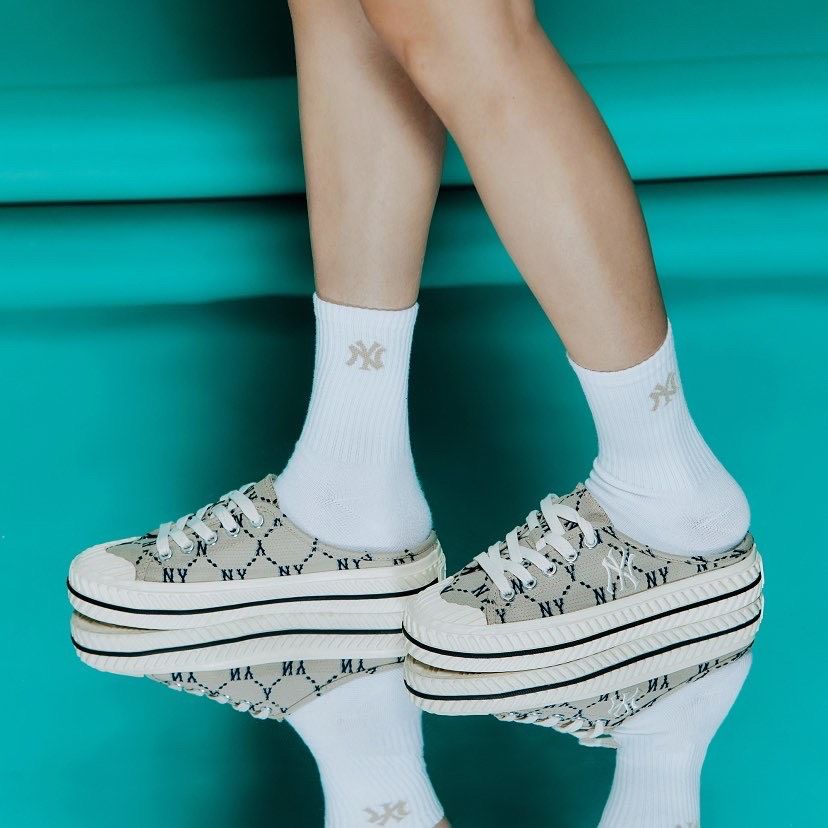  0331 - HÀNG CHÍNH HÃNG - GIÀY MULE *ĐẠP GÓT* Dia Monogram Màu TAN  - *MONO TAN* - 2023** - Code: 3AMUMDA2N-50BGS 