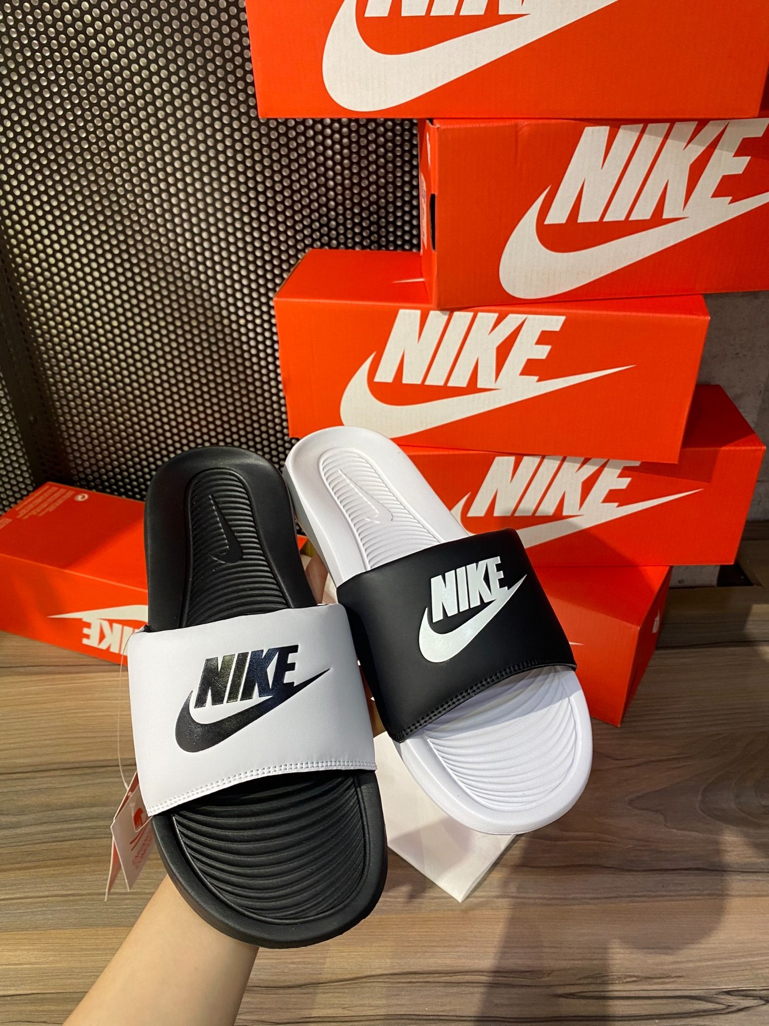  0346 - HÀNG CHÍNH HÃNG - Dép NIKE Victori One Slide - Mix Trắng Đen 