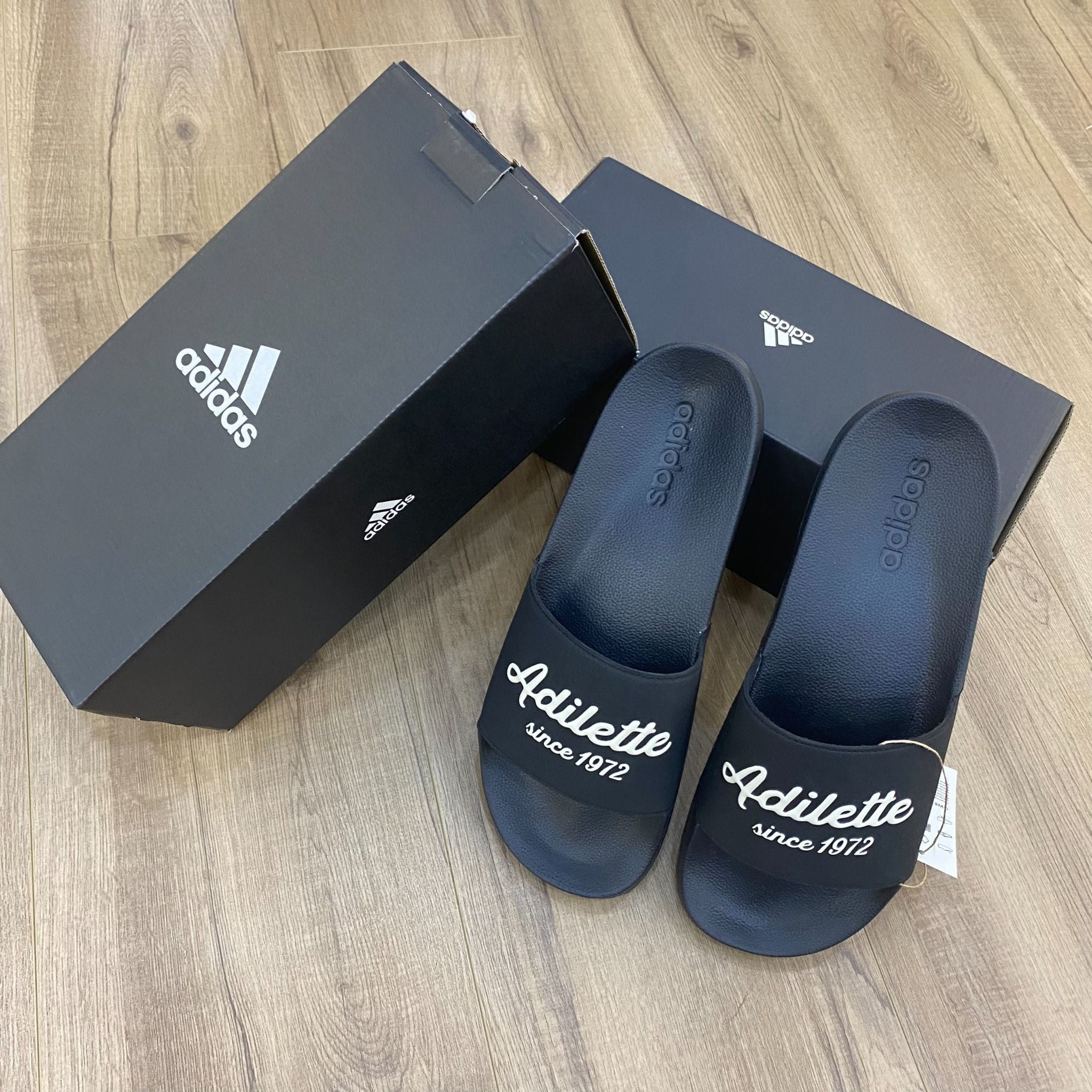  0377 - HÀNG CHÍNH HÃNG - DÉP ADIDAS SHOWER RETRO 1972 *ĐEN* - Code: GW8747 