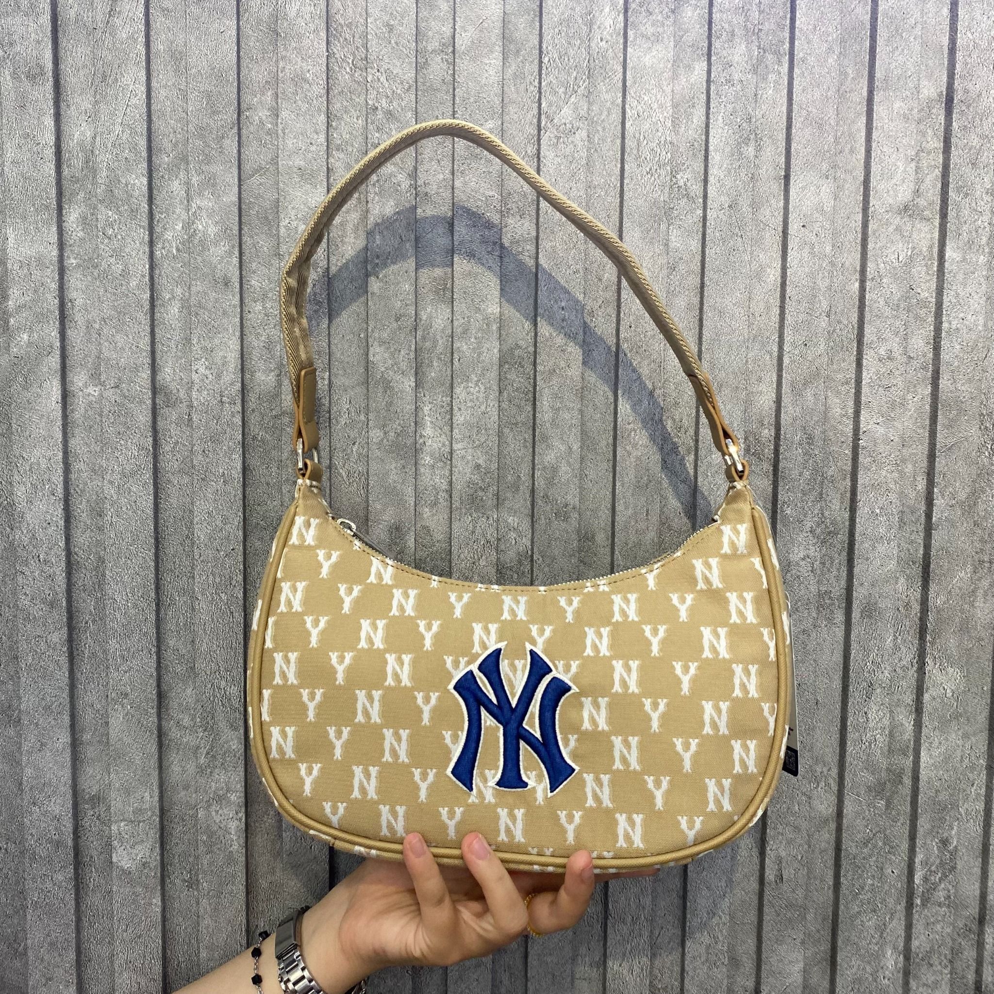  0433 - HÀNG CHÍNH HÃNG - TÚI MLB MONOGRAM HOBO BAG NEW YORK - NÂU - CODE: 32BG33111-50B 
