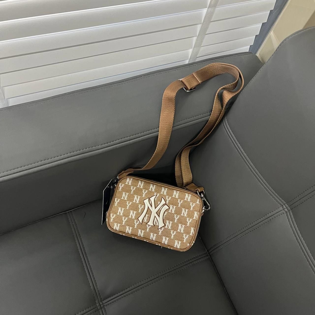  0430 - HÀNG CHÍNH HÃNG - TÚI MLB ĐEO CHÉO Monogram (Mini) Cross Bag New York Yankees *Beige* - Code: 32BGDM111-50B 