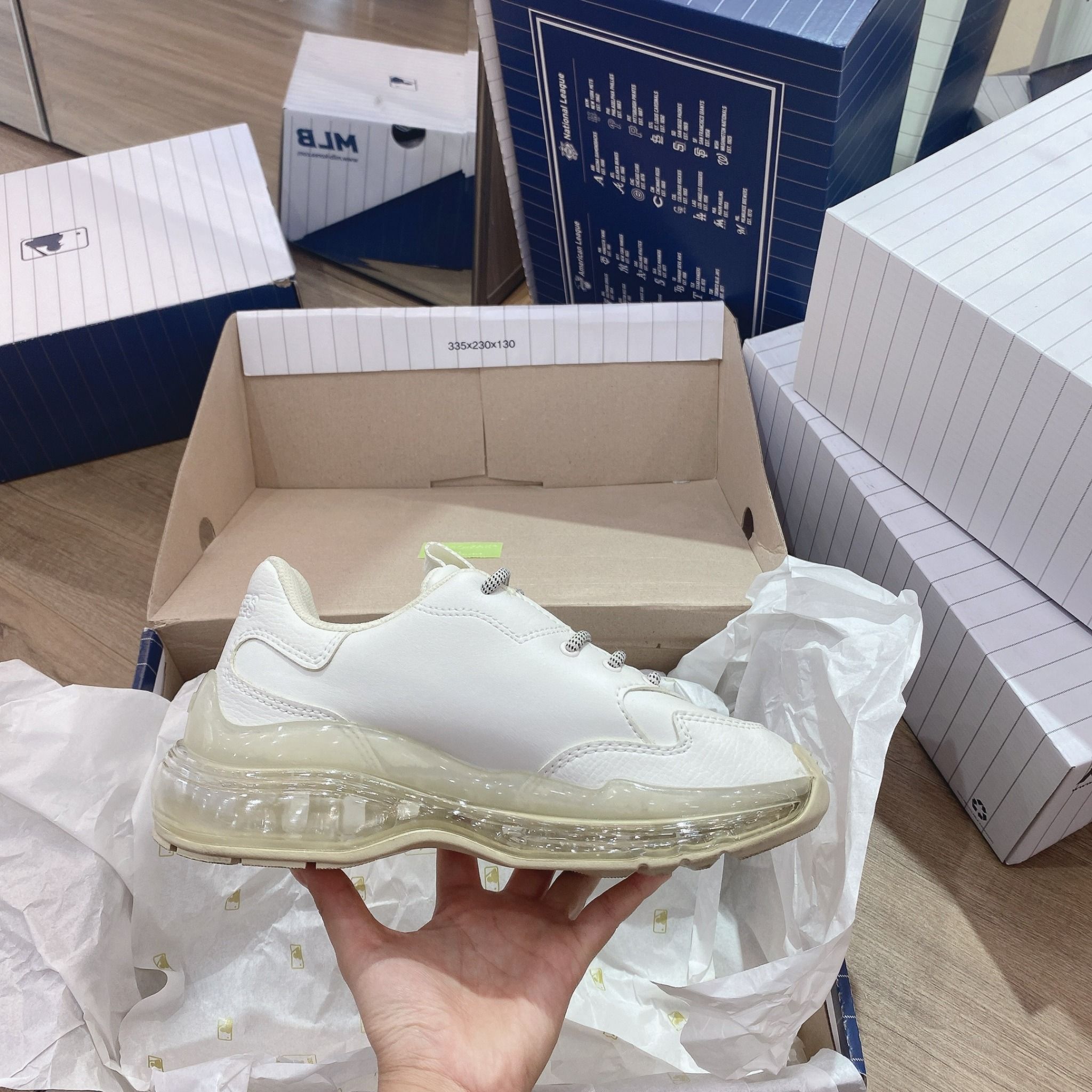  0470 - HÀNG CHÍNH HÃNG - GIÀY MLB CHUNKY AIR NEW YORK YANKEES BEIGE WHITE - Code: 3ASHCDA1N 