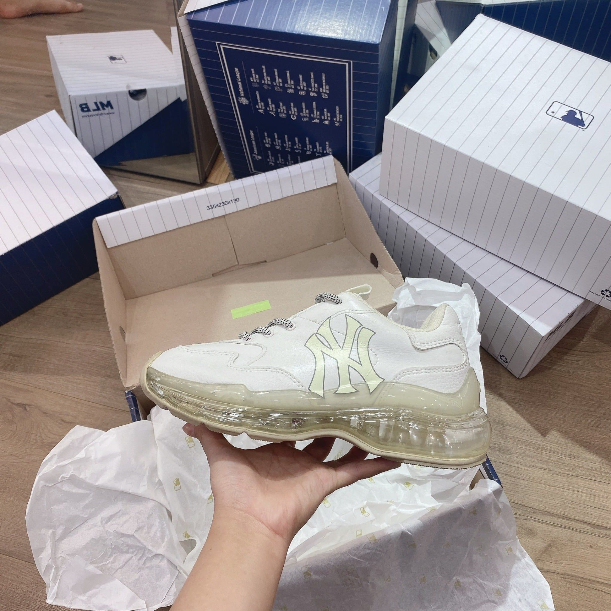  0470 - HÀNG CHÍNH HÃNG - GIÀY MLB CHUNKY AIR NEW YORK YANKEES BEIGE WHITE - Code: 3ASHCDA1N 