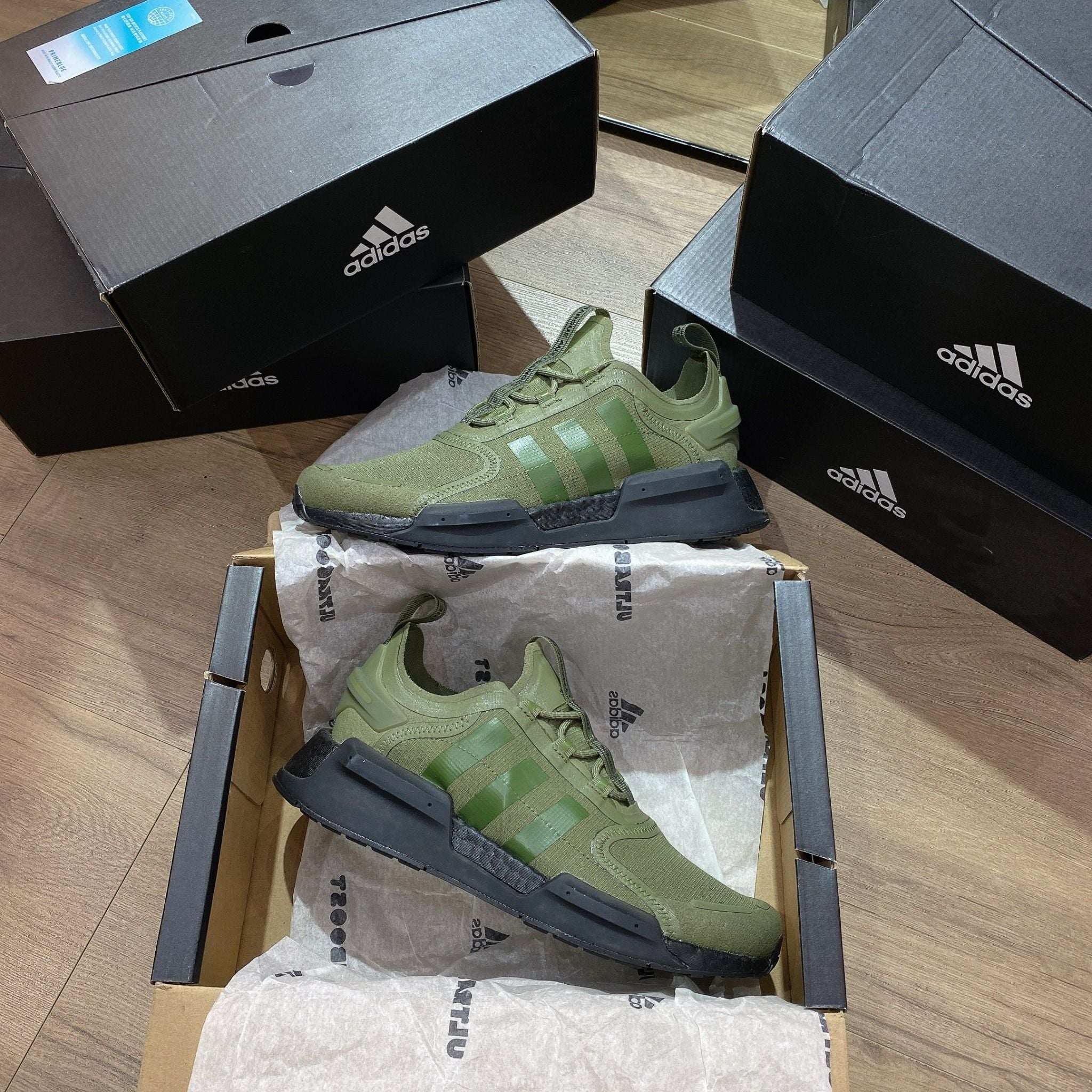  0496 - HÀNG CHÍNH HÃNG - GIÀY ADIDAS NMD R1 V3 DARK GREEN - *RÊU/BLACK* 2022 