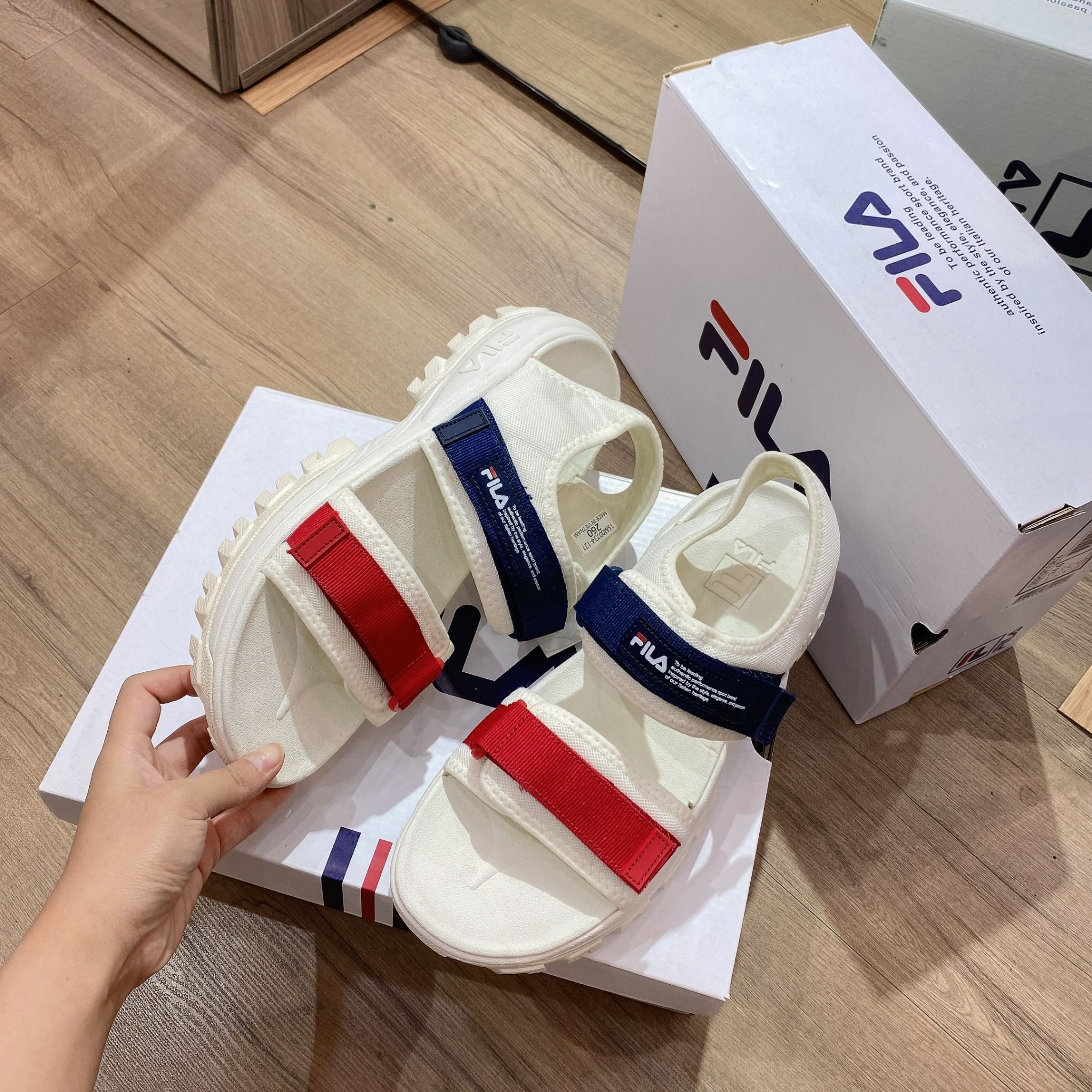  0491 - HÀNG CHÍNH HÃNG - GIÀY SANDAL FILA - MÀU *TRẮNG/ĐỎ/NAVY* - CODE: 1SM00734 