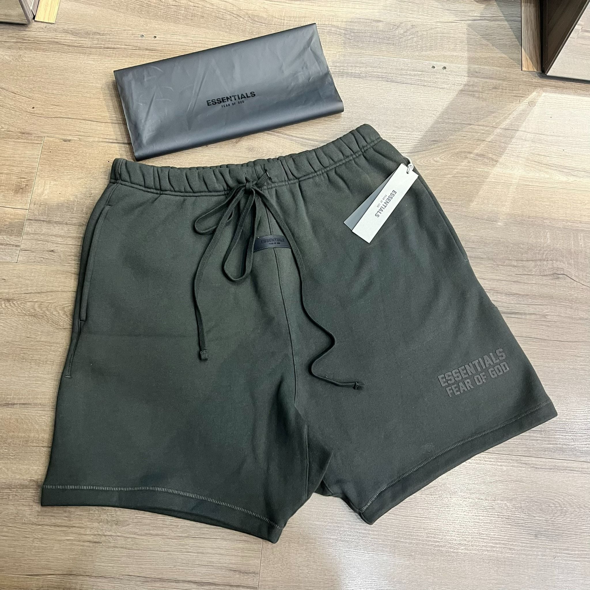  0515 - HÀNG CHÍNH HÃNG - QUẦN ĐÙI SHORT FEAR OF GOD ESSENTIAL SS22 MÀU XANH RÊU - *DARK GREEN* 