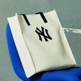  0532 - HÀNG CHÍNH HÃNG - TÚI TOTE MLB CANVAS NEW YORK YANKESS MÀU KEM TRẮNG - *CREAM* - CODE: 3AORM022N-50CRS 