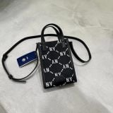  0527 - HÀNG CHÍNH HÃNG - TÚI MLB CELLPHONE DIA MONOGRAM JACQUARD NEW YORK YANKEES - CODE: 3ACRH012N-50BKS 