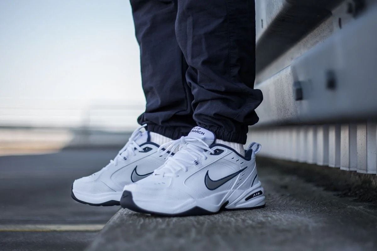 Nike air monarch iv deals fit
