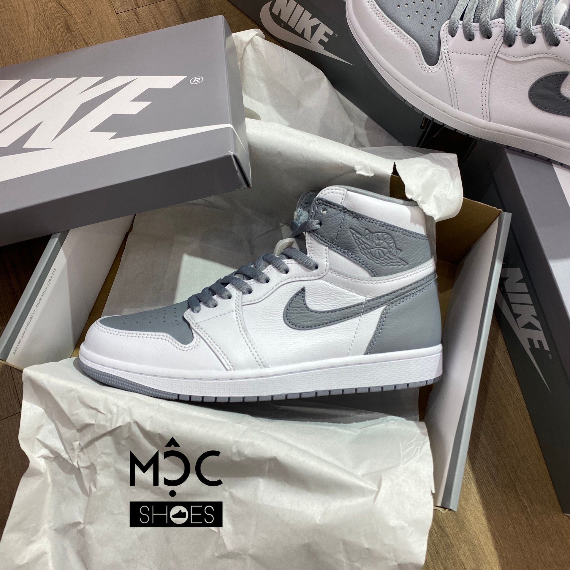 0561 - HÀNG CHÍNH HÃNG - GIÀY NIKE AIR JORDAN 1 RETRO HIGH OG STEALTH – MỘC SHOES 0561 - Hàng Chính Hãng - Giày Nike Air Jordan 1 Retro High Og Stealth – Mộc Shoes