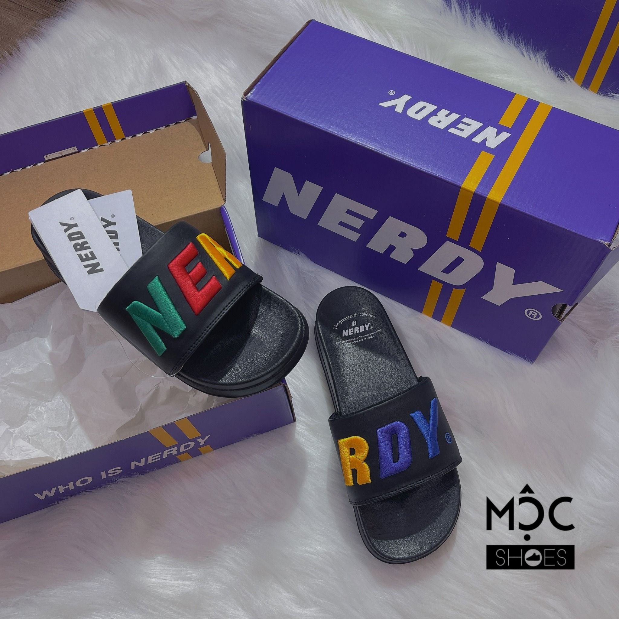  0570 - HÀNG CHÍNH HÃNG - DÉP QUAI NGANG NERDY MÀU ĐEN LOGO CẦU VỒNG 2022 