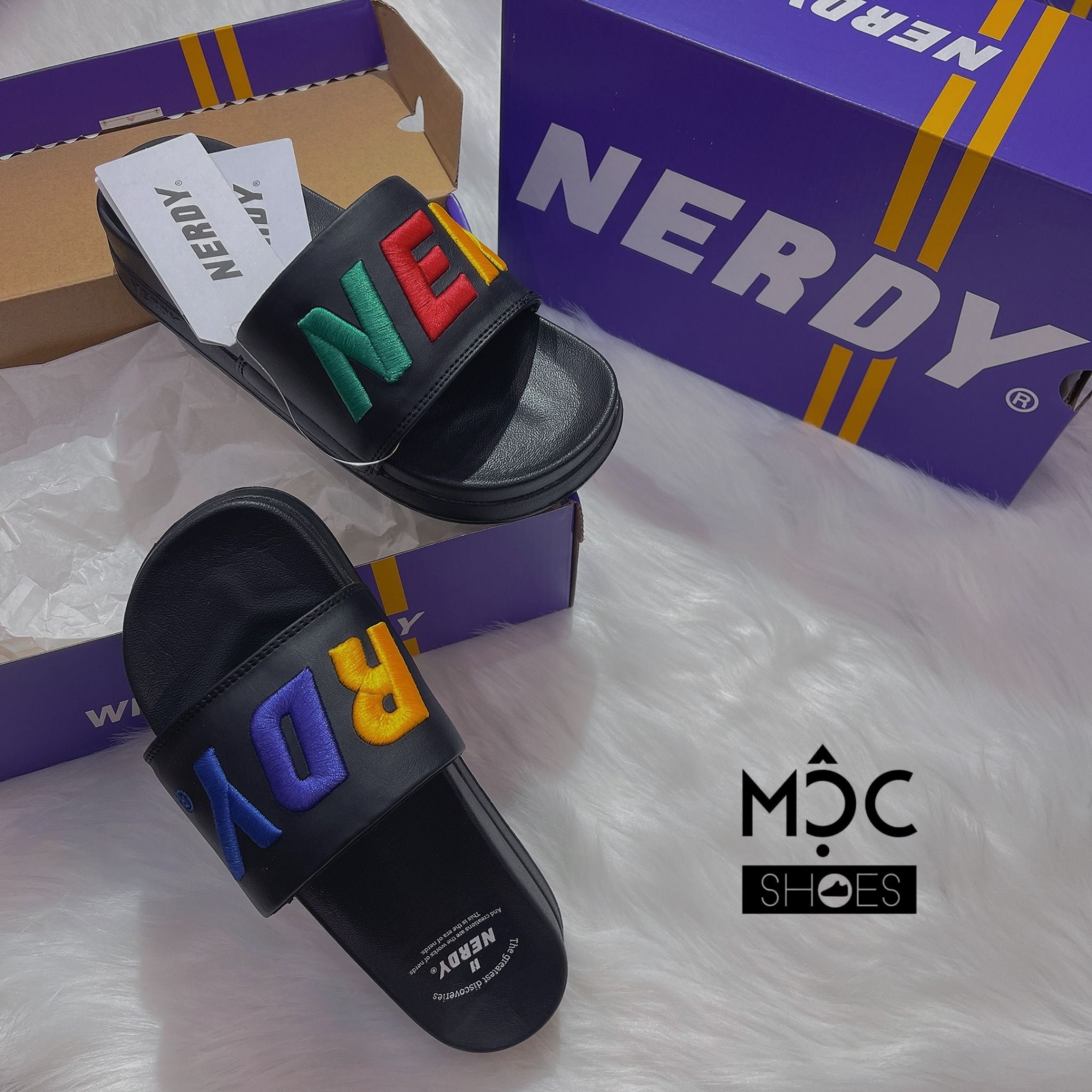  0570 - HÀNG CHÍNH HÃNG - DÉP QUAI NGANG NERDY MÀU ĐEN LOGO CẦU VỒNG 2022 