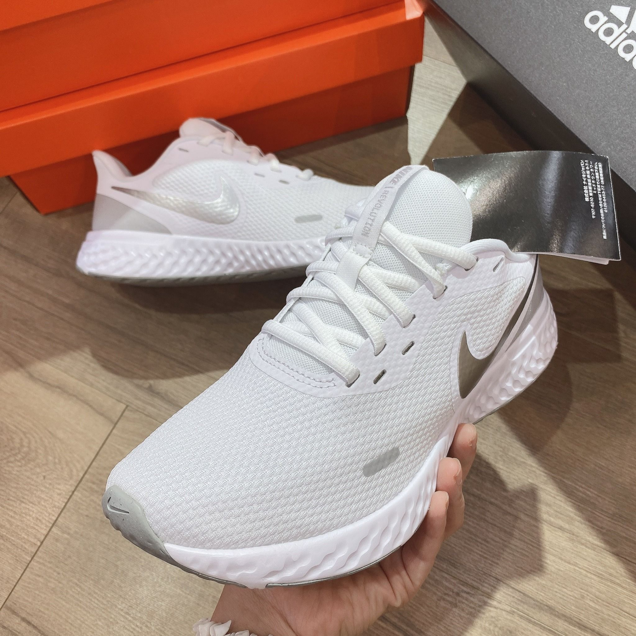  0585 - HÀNG CHÍNH HÃNG - GIÀY NIKE RUNNING REVOLUTION 5 MÀU TRẮNG BẠC - *WHITE/SILVER* - CODE: BQ3207 100 