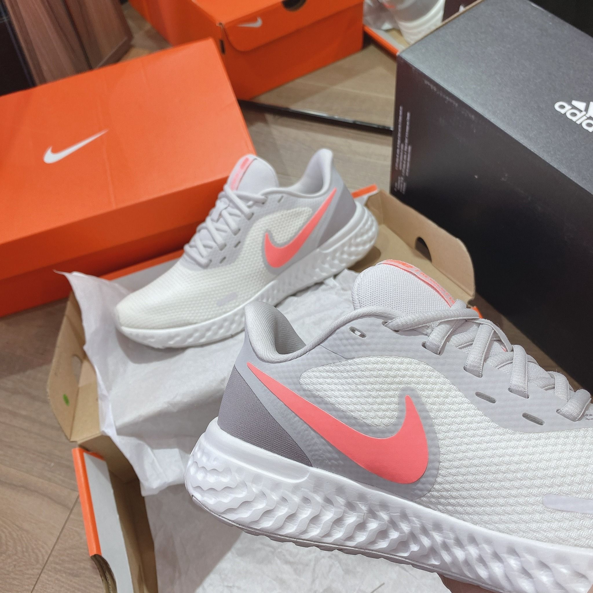  0586 - HÀNG CHÍNH HÃNG - GIÀY NIKE RUNNING REVOLUTION 5 MÀU TRẮNG HỒNG - *WHITE/PINK* - CODE: BQ3207 101 