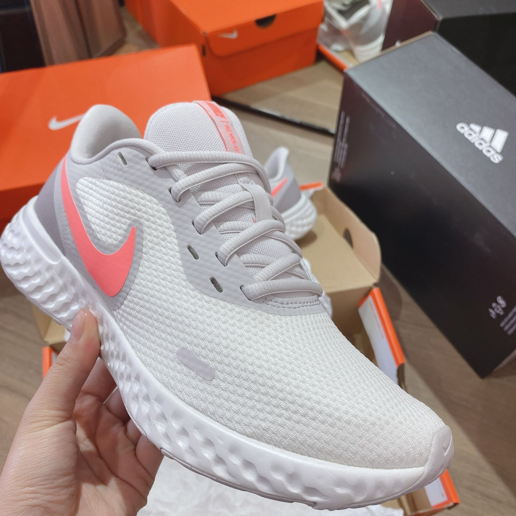  0586 - HÀNG CHÍNH HÃNG - GIÀY NIKE RUNNING REVOLUTION 5 MÀU TRẮNG HỒNG - *WHITE/PINK* - CODE: BQ3207 101 