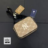  0755 - HÀNG CHÍNH HÃNG - TÚI ĐEO CHÉO ĐỰNG THẺ MLB DIAMOND MONOGRAM JQD NEW YORK YANKEES MÀU BE - *BEIGE* - CODE: 7ACRM012N - 50BGS 