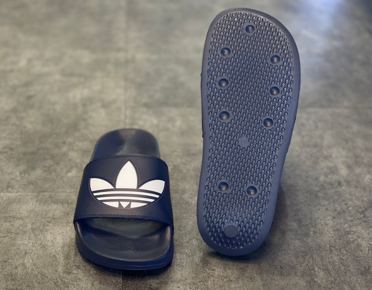  0799 - HÀNG CHÍNH HÃNG - DÉP ADIDAS ADILLETE SHOWER CỎ BA LÁ LITE MÀU NAVY - *NAVY* - CODE: GU8299 