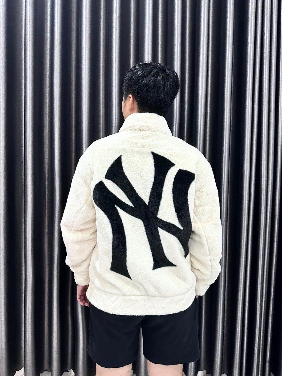  0800 - *Hàng Chính Hãng* - Áo Khoác MLB - Lông Mịn - Trắng 