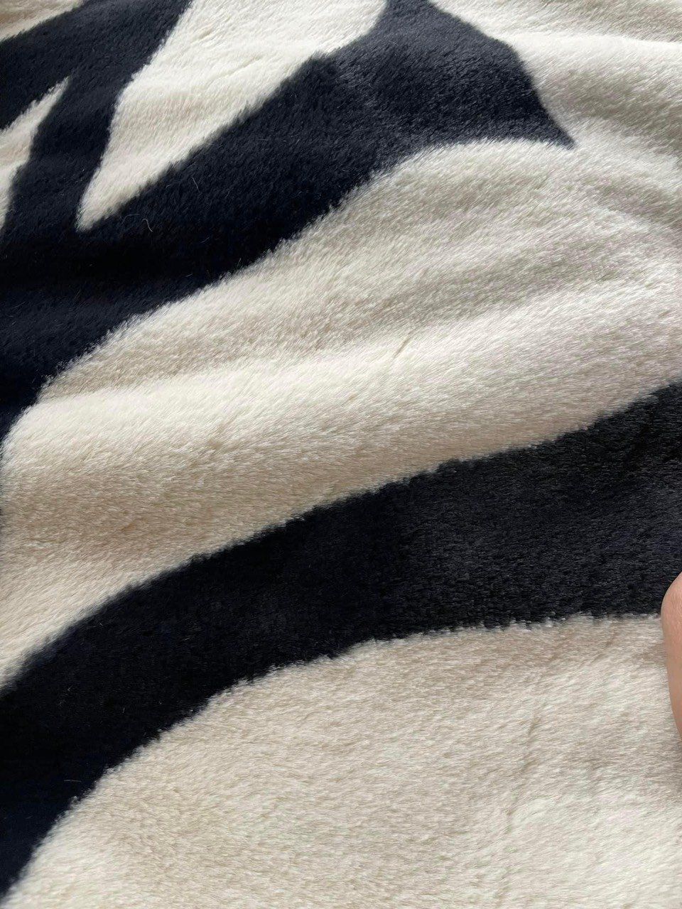  0800 - *Hàng Chính Hãng* - Áo Khoác MLB - Lông Mịn - Trắng 