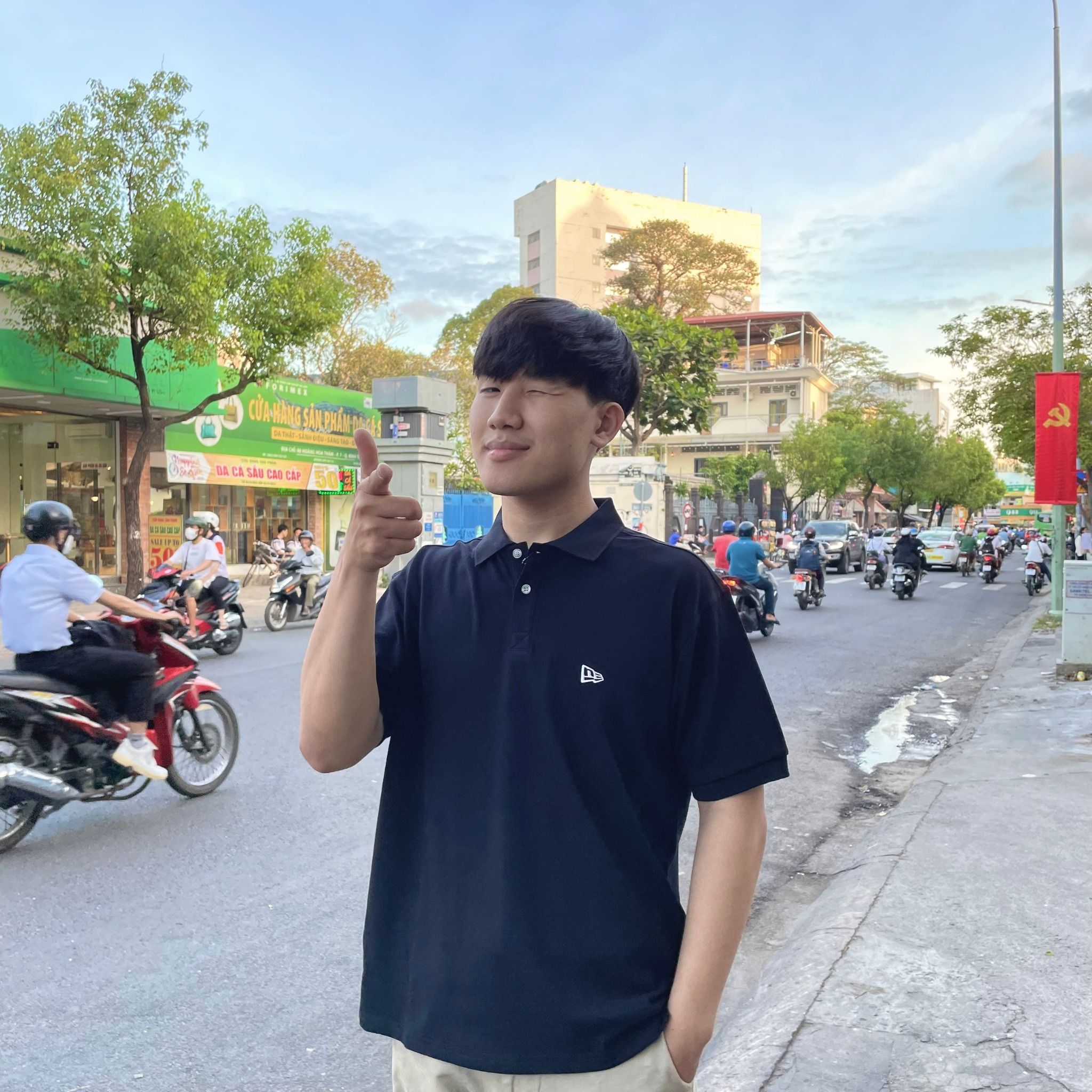 0833 HANG CHINH HANG AO POLO NEW ERA LOGO NEW ERA MAU EN CODE M C SHOES