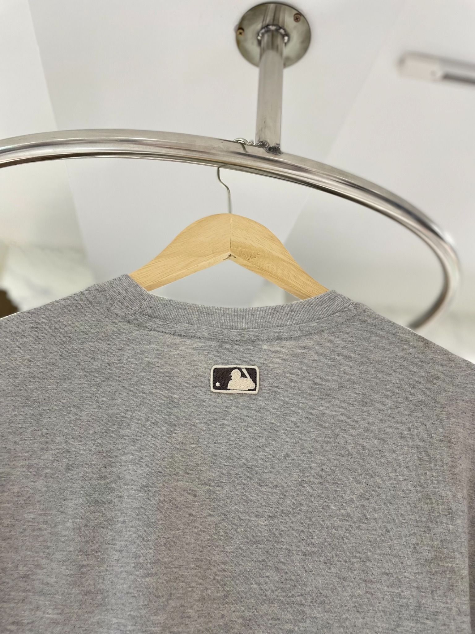  0874 - HÀNG CHÍNH HÃNG - ÁO THUN MLB - YANKEES *XÁM* 