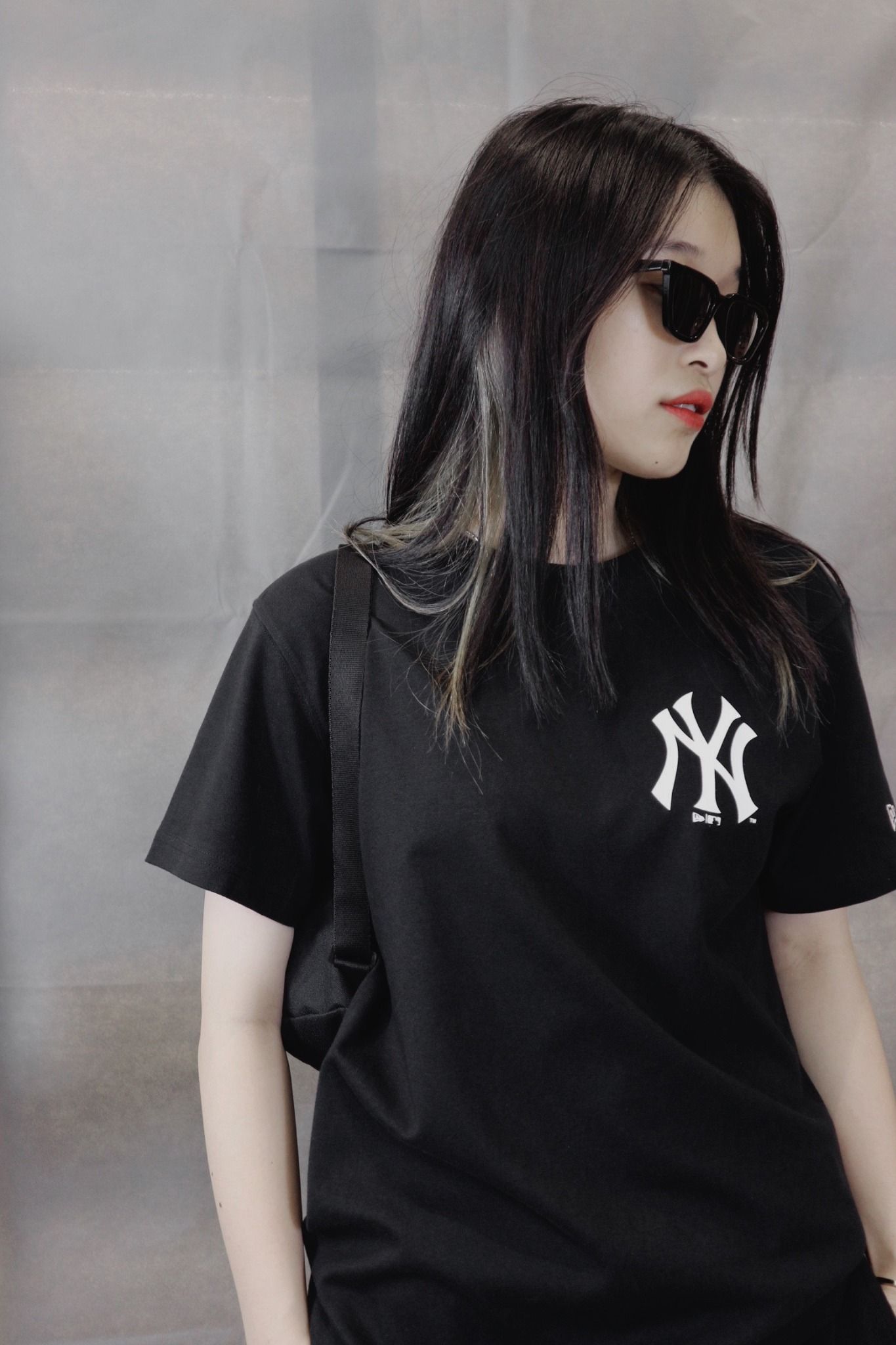  0892 - HÀNG CHÍNH HÃNG - ÁO THUN NEW ERA  - NY FLORAL GRAPHIC [HOA HỒNG] * ĐEN * CODE : 60332266 
