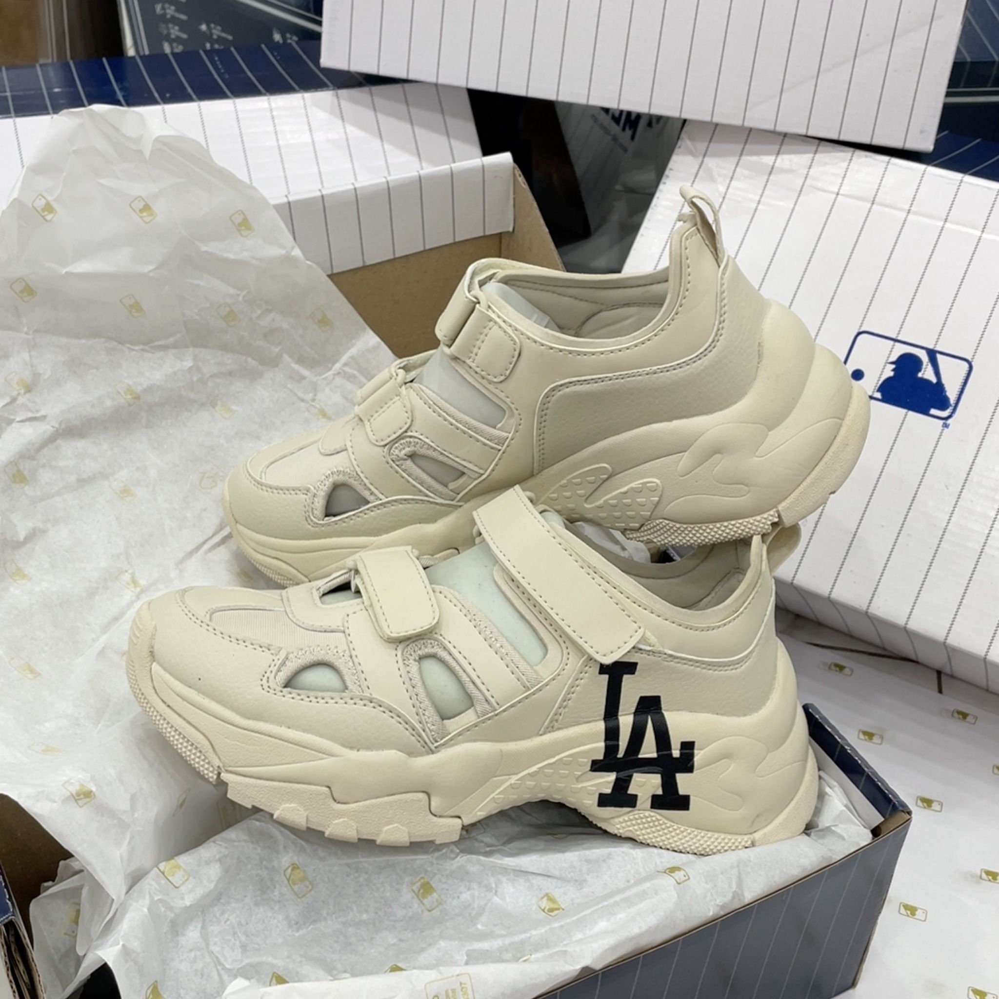 0897  HÀNG CHÍNH HÃNG  GIÀY MLB CHUNKY HIGH  CỔ CAO MÀU BE   GR   MỘC SHOES