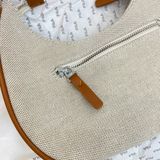  1025 - HÀNG CHÍNH HÃNG - TÚI KẸP NÁCH HOBO FILA CREAM CODE: 50DB6ACFDE7525GS 