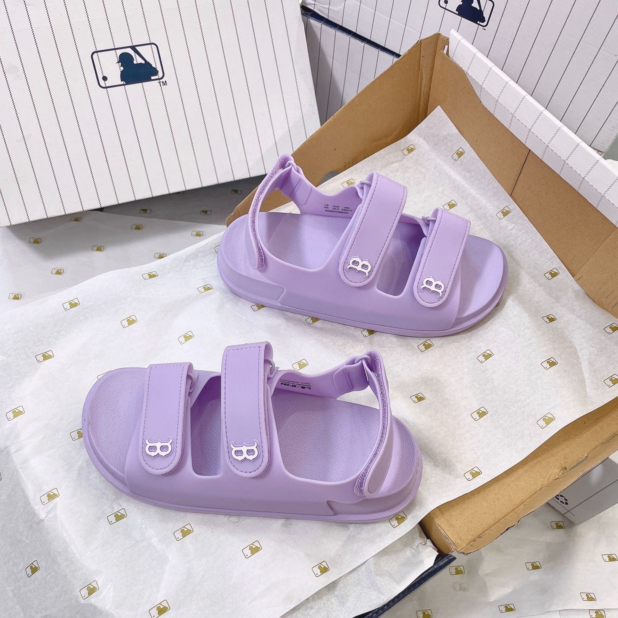  1028 - HÀNG CHÍNH HÃNG -  GIÀY SANDAL MLB - TÍM TRƠN - QUAI NHỰA 