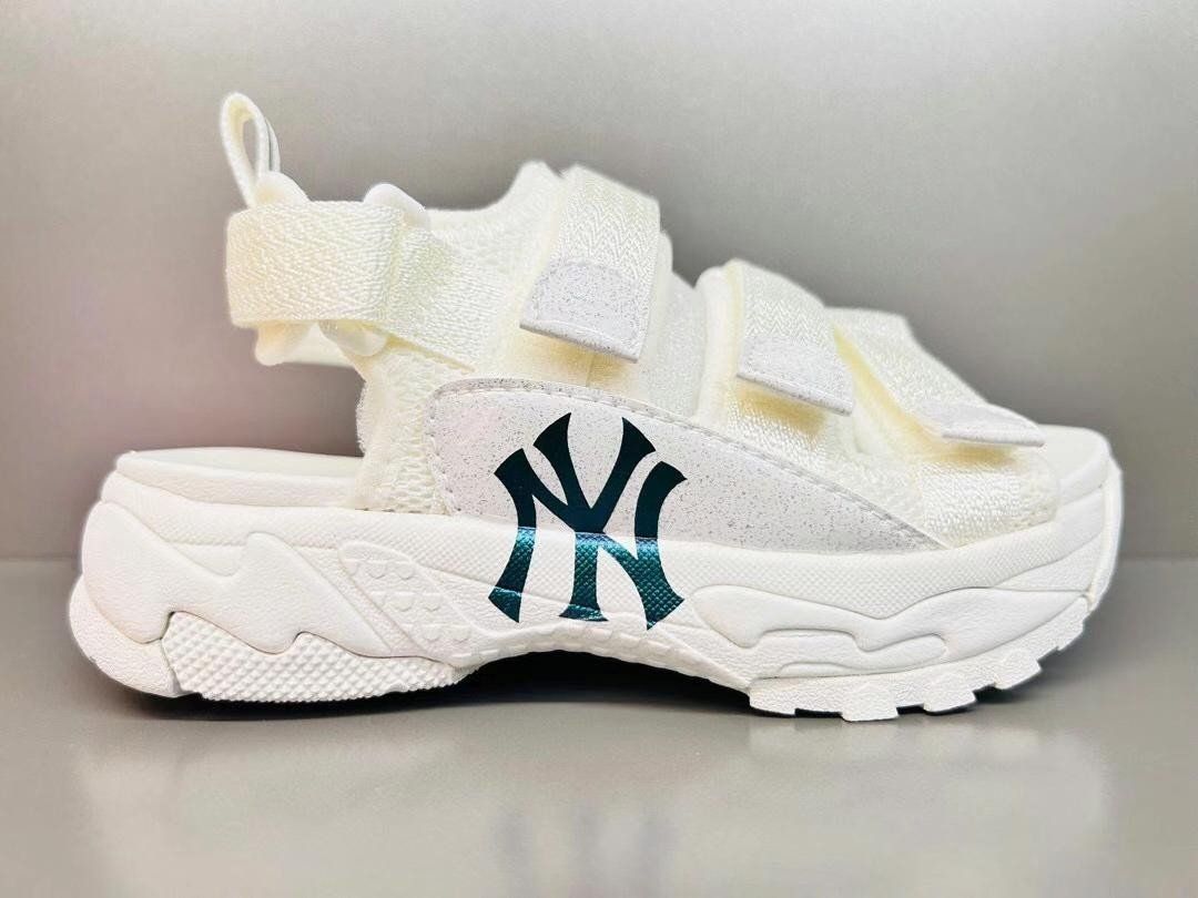  1069 - HÀNG CHÍNH HÃNG - GIÀY SANDAL KID - MLB Chunky Sandals New York Yankees - *TRẮNG* - Code :7ASDB0133-50WHS 