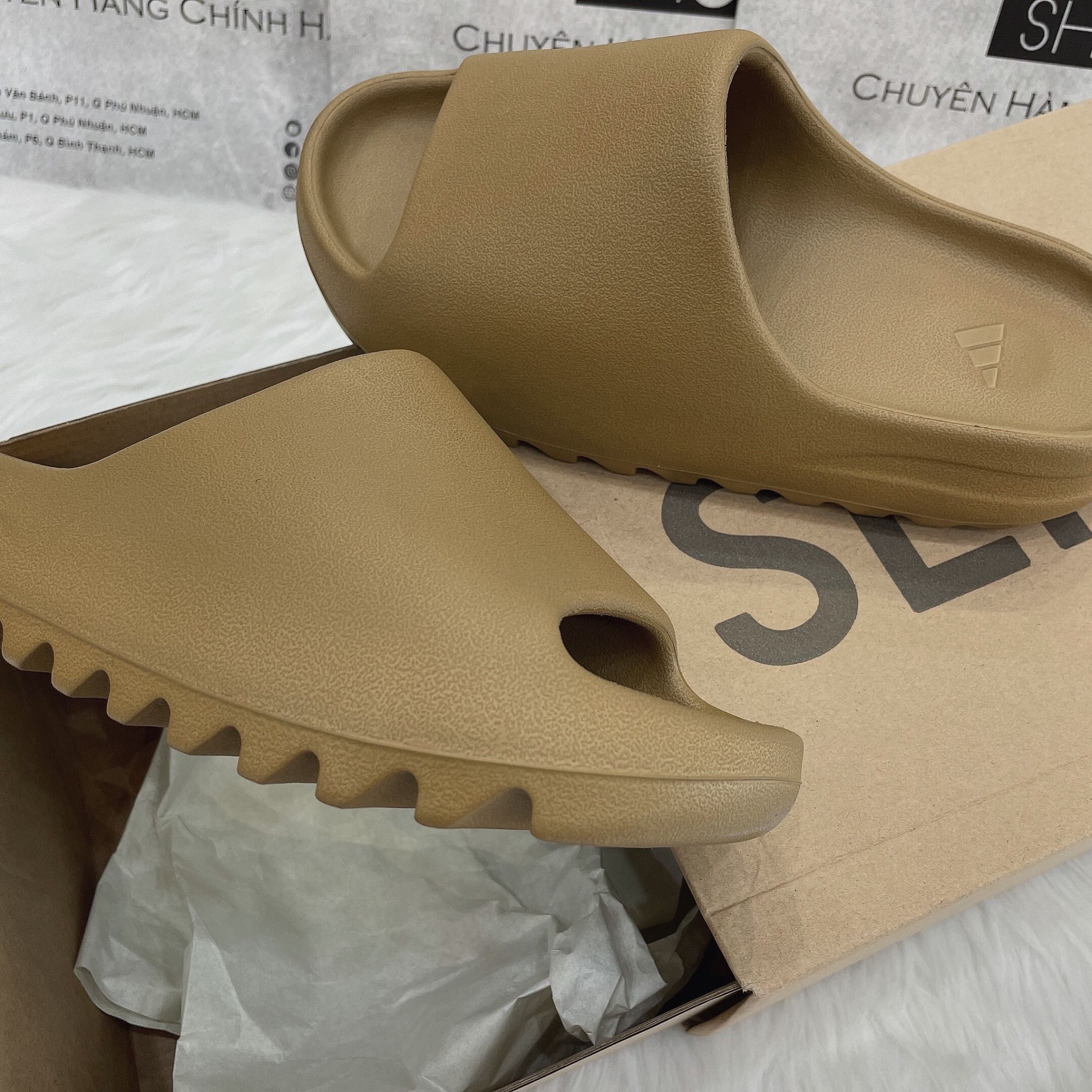  1103 - HÀNG CHÍNH HÃNG - ADIDAS YEEZY SLIDE OCHRE CODE :  GW1931 