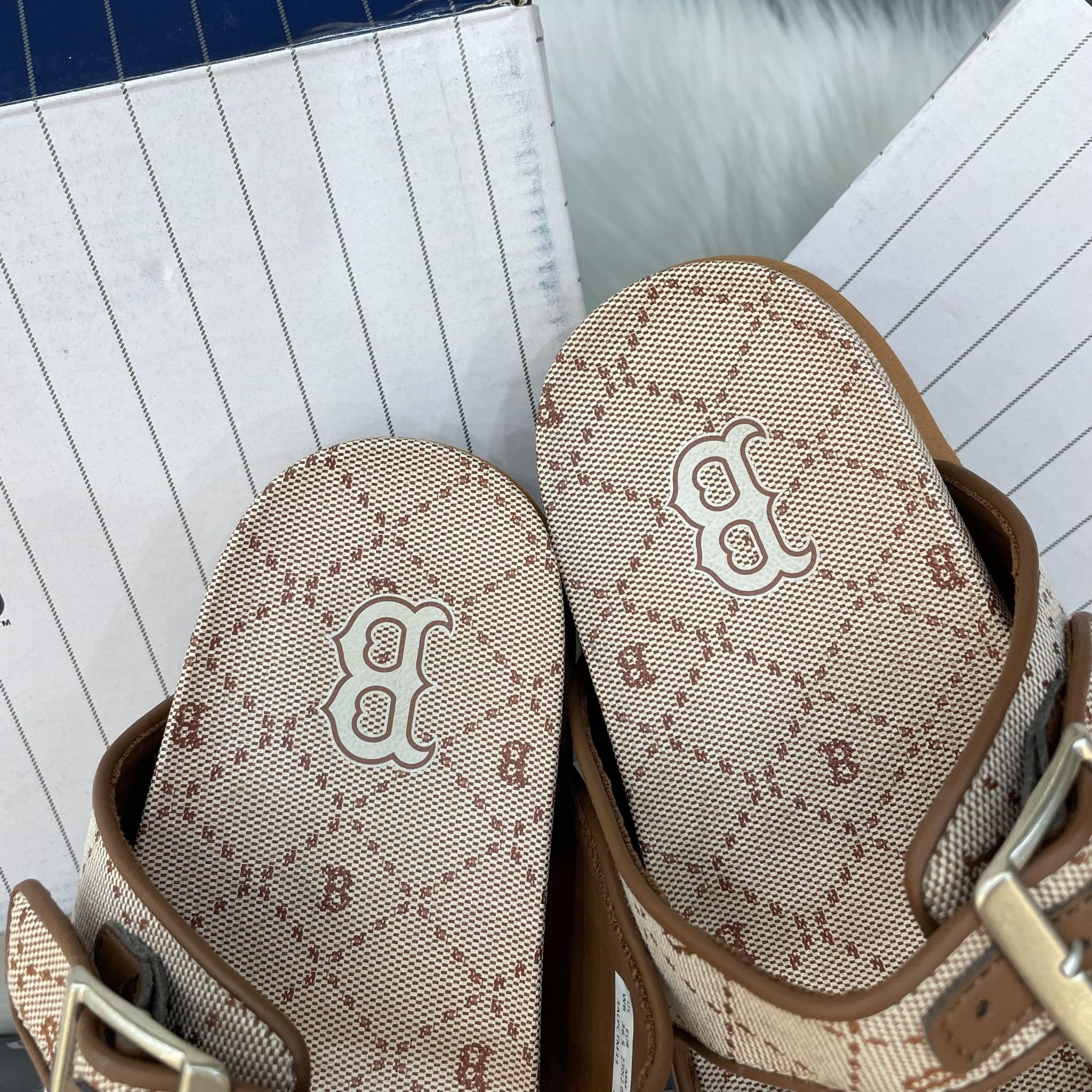  1212 - HÀNG CHÍNH HÃNG -  Dép Sandal MLB - Double Slide Jacquard Diamond Monogram Boston Red Sox *Màu Beige* - CODE: 3ALPCTM33-43BGS 