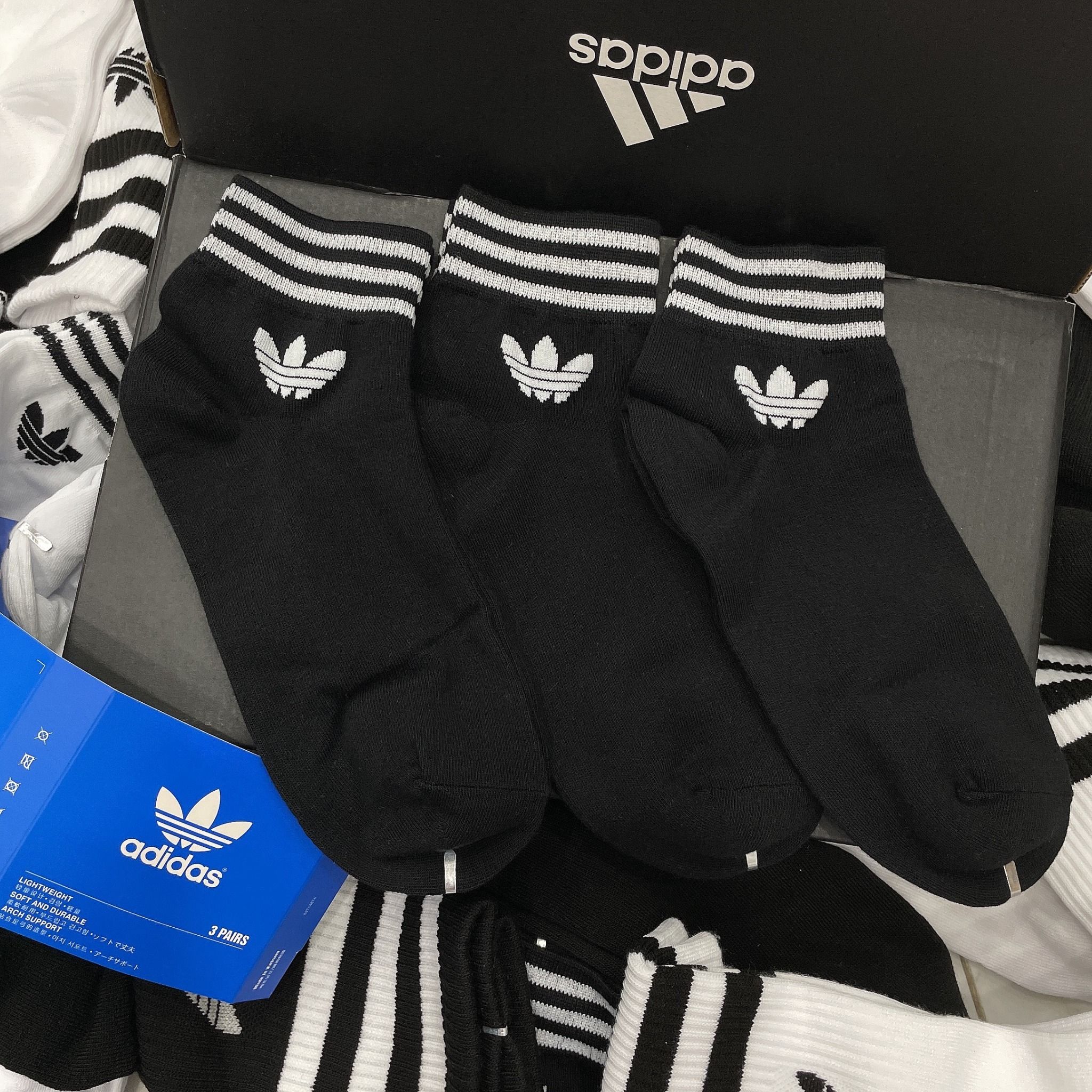  1209 - HÀNG CHÍNH HÃNG - VỚ ADIDAS ORIGINALS X ANDRÉ SARAIVA *Cổ lửng* [ĐEN LOGO CỎ 3 LÁ] 
