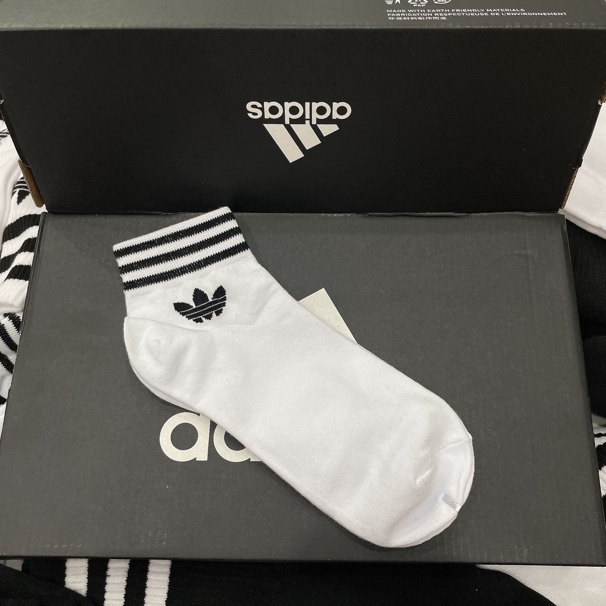  1209 - HÀNG CHÍNH HÃNG - VỚ ADIDAS ORIGINALS X ANDRÉ SARAIVA *Cổ lửng* [ĐEN LOGO CỎ 3 LÁ] 