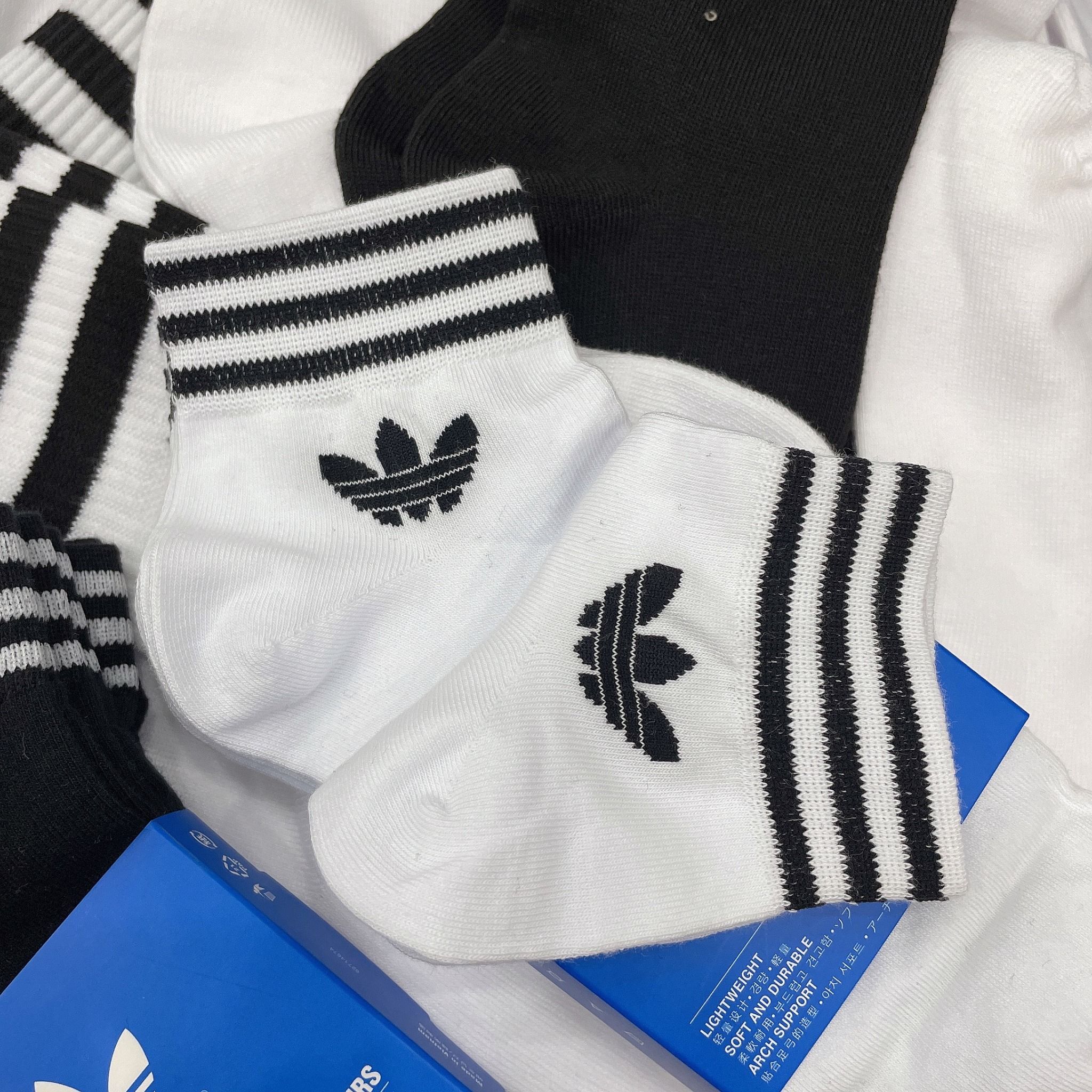  1210 - HÀNG CHÍNH HÃNG - VỚ ADIDAS ORIGINALS X ANDRÉ SARAIVA *Cổ lửng* [TRẮNG LOGO CỎ 3 LÁ] 