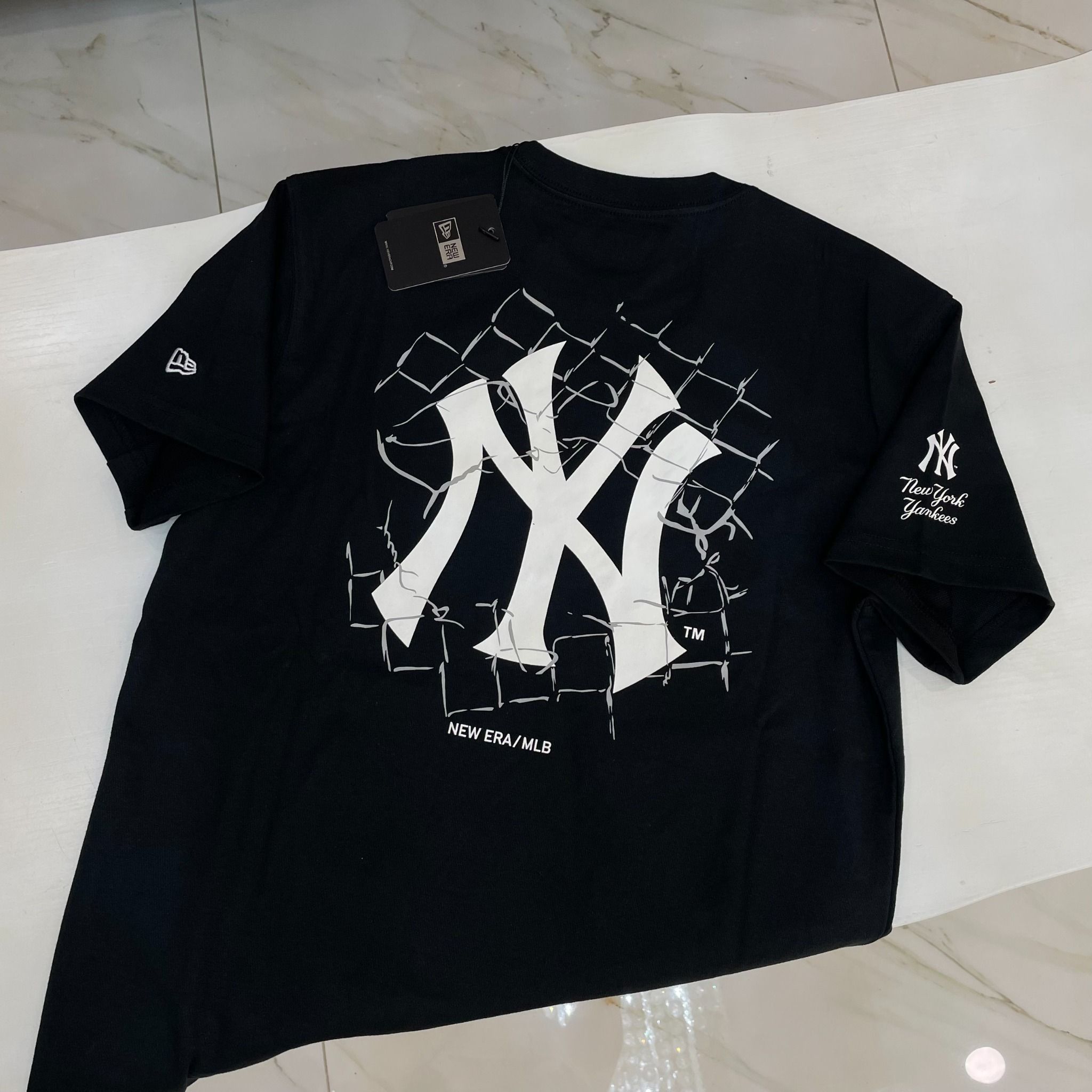  1228 - HÀNG CHÍNH HÃNG - ÁO THUN NEW ERA - NY YANKEES GAI - ĐEN - CODE : 12711609 