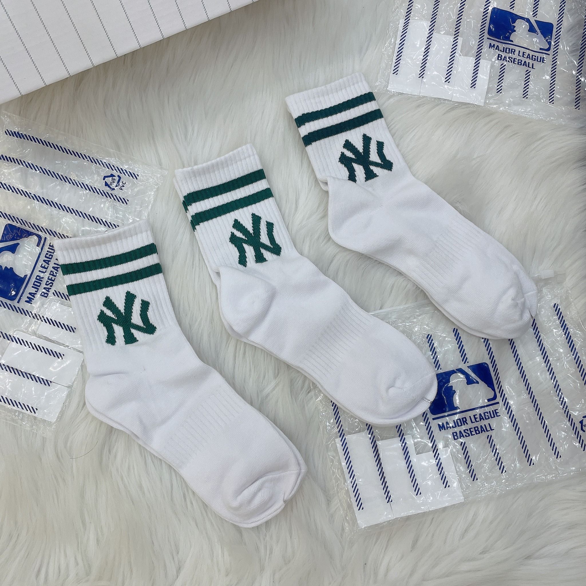  1277 - HÀNG CHÍNH HÃNG - VỚ TẤT KOREA X MLB CỔ LỬNG - BOSTON ĐỎ / VER 2 [ 2023 ] - *WHITE 2 SỌC* 