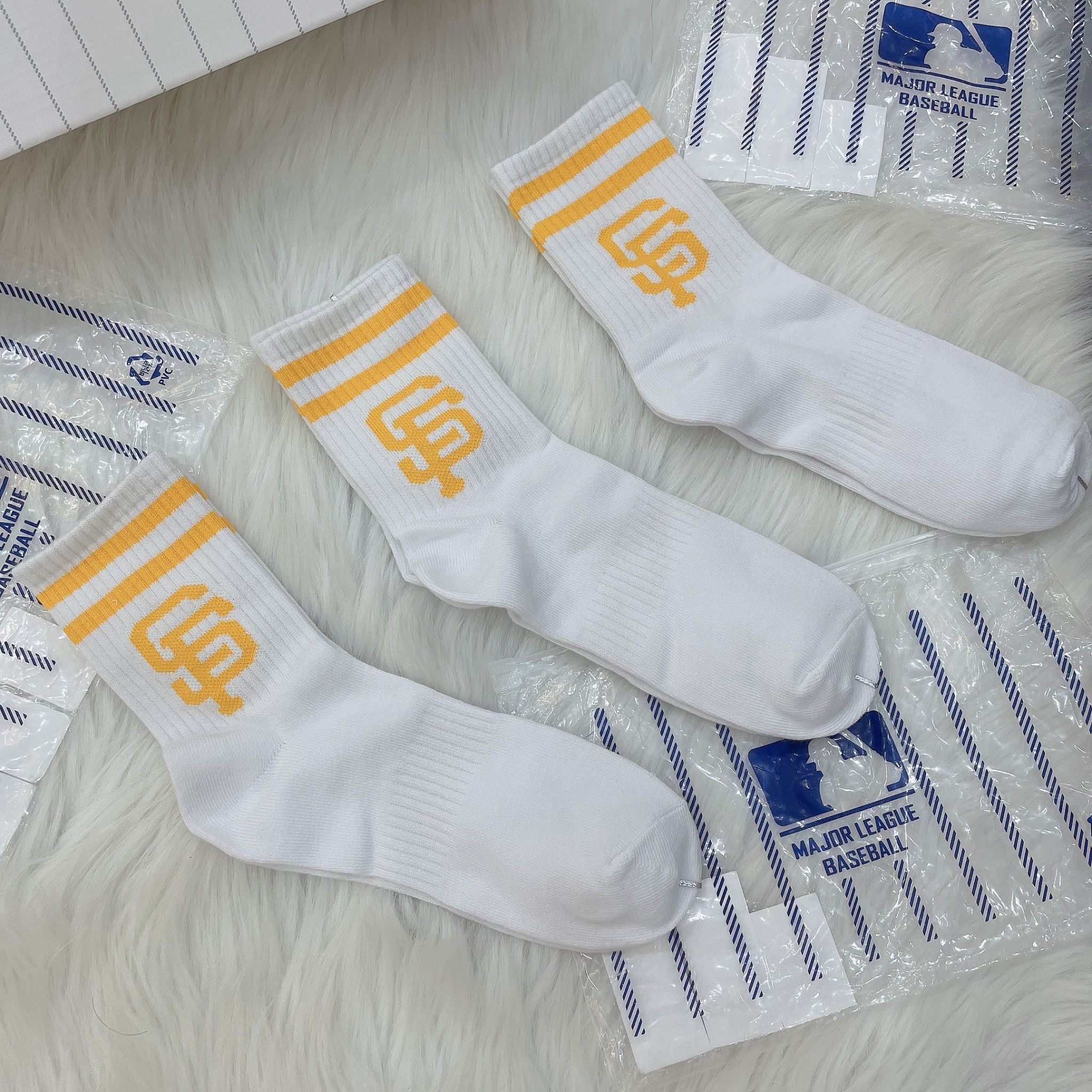  1277 - HÀNG CHÍNH HÃNG - VỚ TẤT KOREA X MLB CỔ LỬNG - BOSTON ĐỎ / VER 2 [ 2023 ] - *WHITE 2 SỌC* 