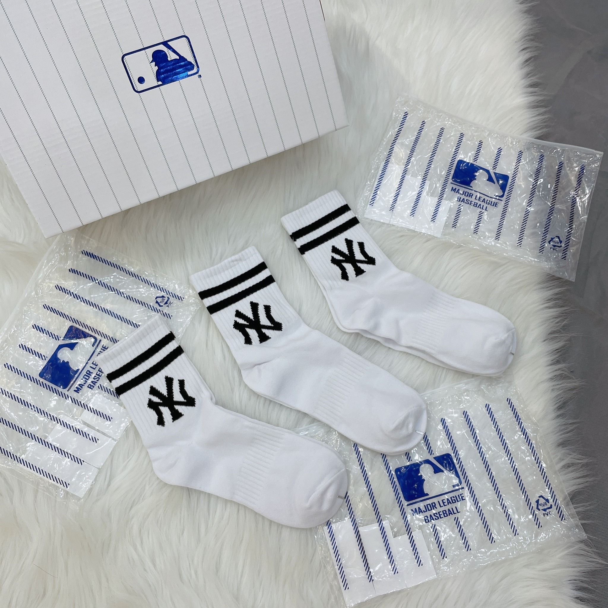  1275 - HÀNG CHÍNH HÃNG - VỚ TẤT KOREA X MLB CỔ LỬNG - GREEN/XANH LÁ VER 2 [ 2023 ] - *WHITE 2 SỌC* 
