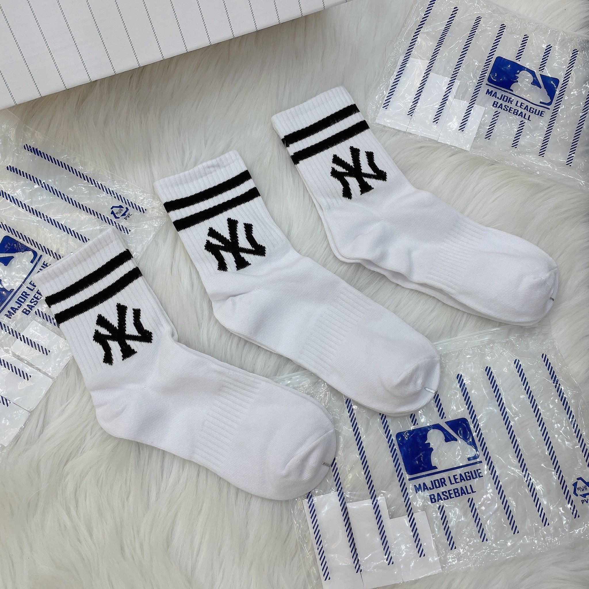  1278  - HÀNG CHÍNH HÃNG - VỚ TẤT KOREA X MLB CỔ LỬNG - BOSTON ĐEN / VER 2 [ 2023 ] - *WHITE 2 SỌC* 
