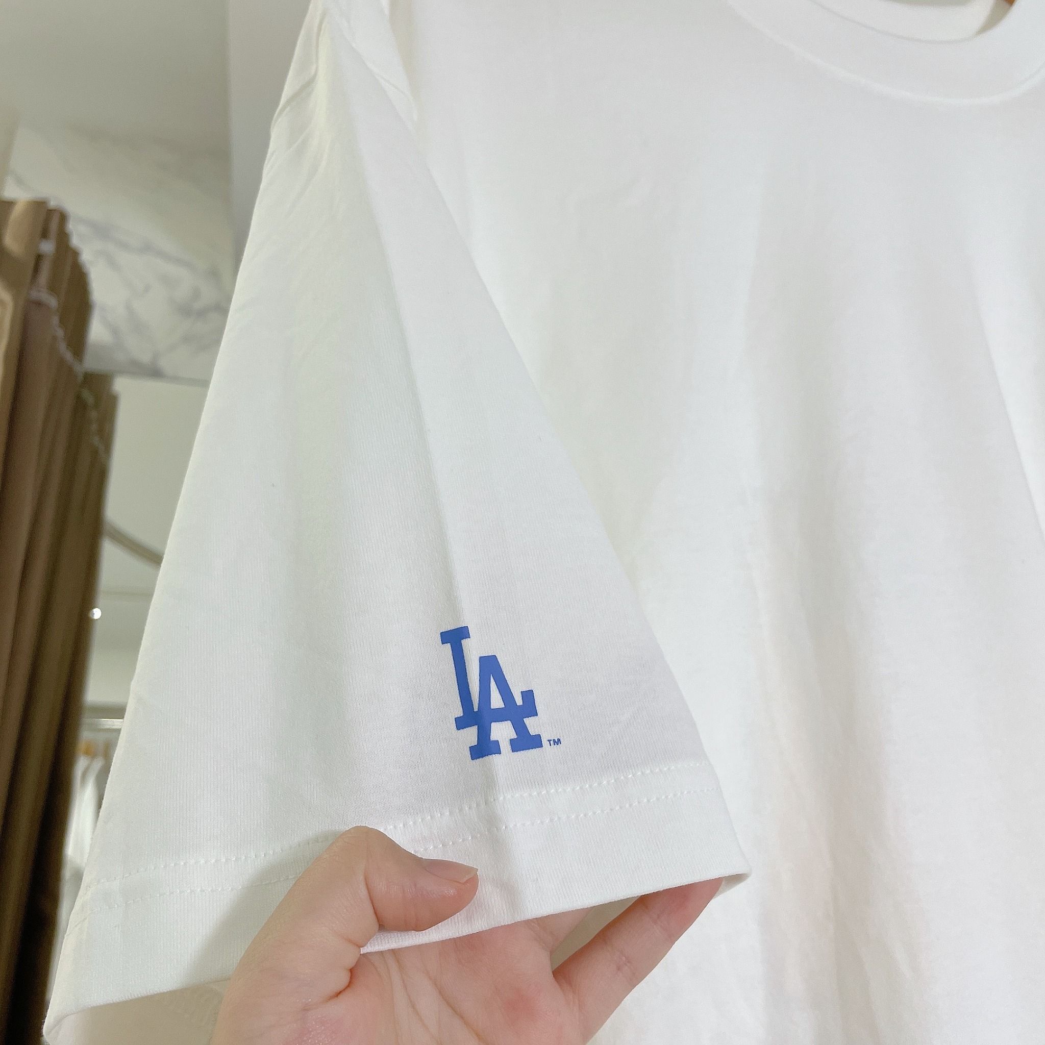  1301 - HÀNG CHÍNH HÃNG - ÁO THUN MLB - LA FLEXIN GIRL - TRẮNG - CODE: 3ATSL0533 