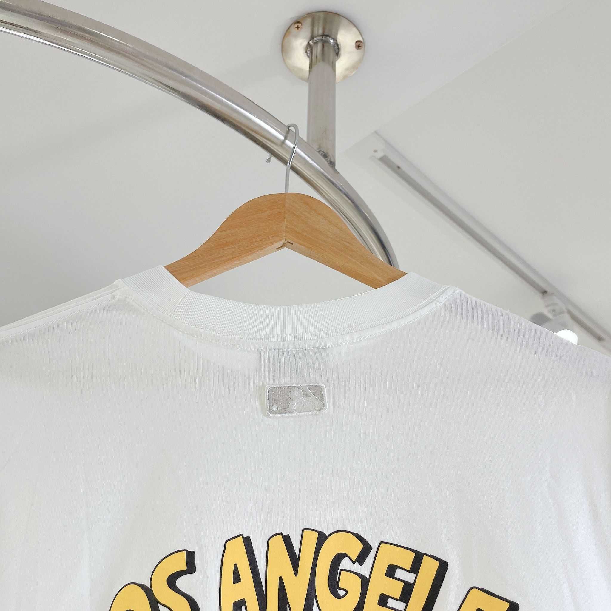  1301 - HÀNG CHÍNH HÃNG - ÁO THUN MLB - LA FLEXIN GIRL - TRẮNG - CODE: 3ATSL0533 